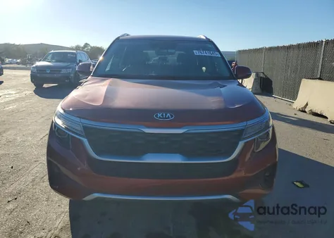 2021 Kia Seltos S z USA, uszkodzony, nr VIN KNDEU2AA9M7218884